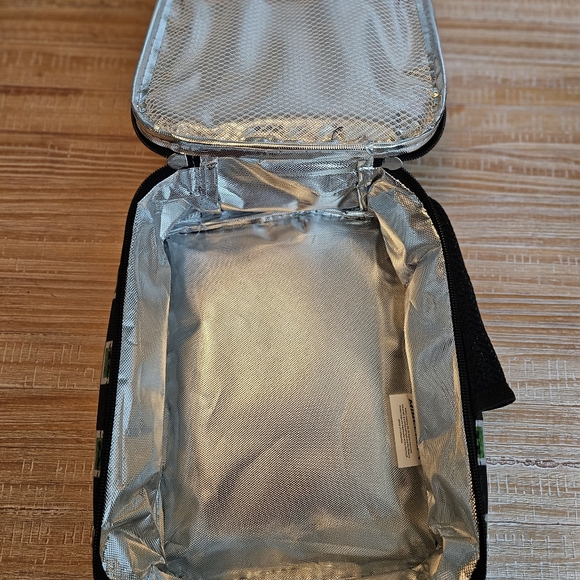 Minecraft Creeper Kids insulated lunch tote w/bottle holder.  New without tag. - Picture 5 of 5